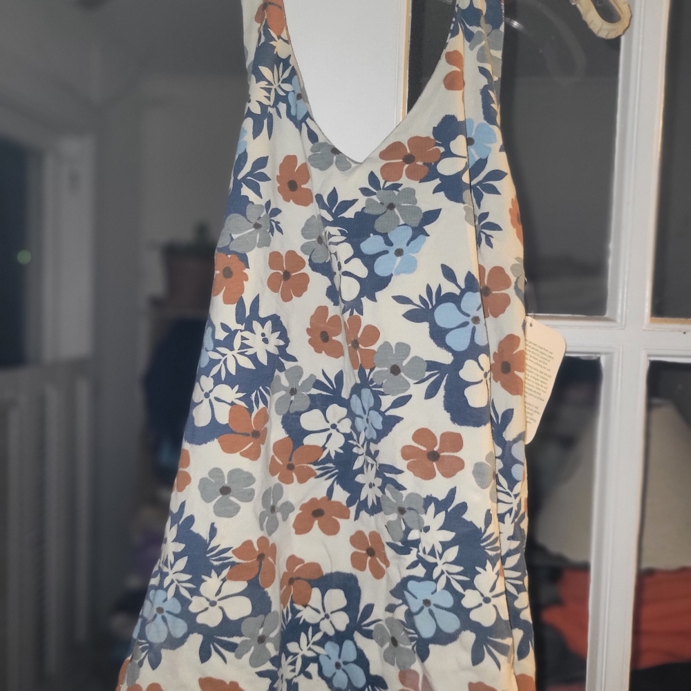 Brand new women's halter top. Active/yoga wear. Size XL. Organic.